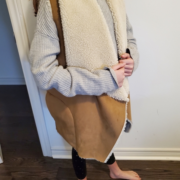 Vest - Picture 6 of 6